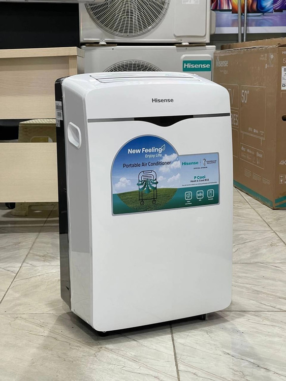 نمای جلو کولرگازی پرتابل هایسنس