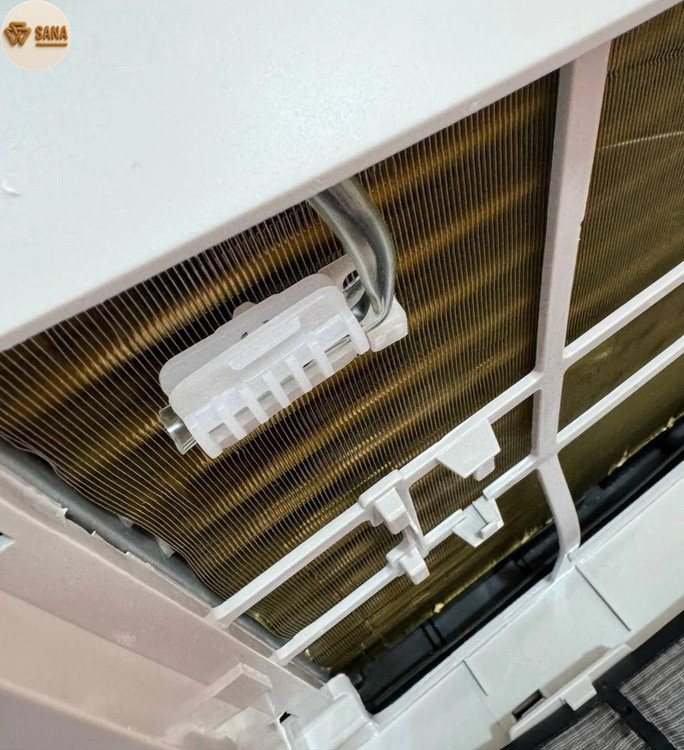 نمای پشت کولرگازی پرتابل کریر